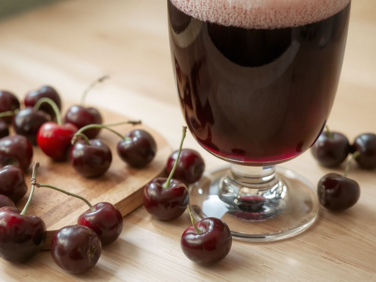 A Tripla Meggy hidegen, pohárból kortyolva ízletesebb.