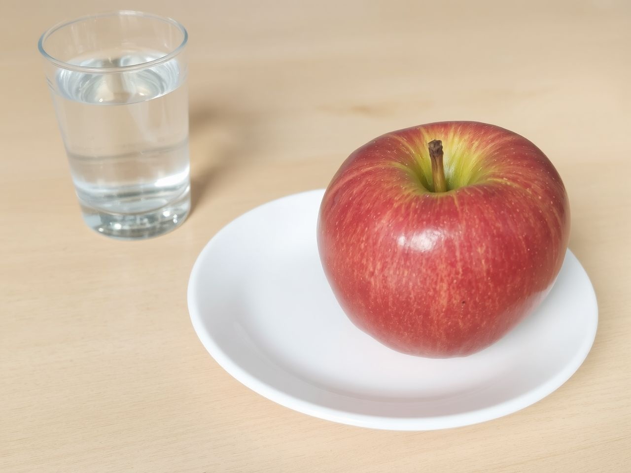 Az alma rostjai segítik az emésztést és csökkentik az éhségérzetet.